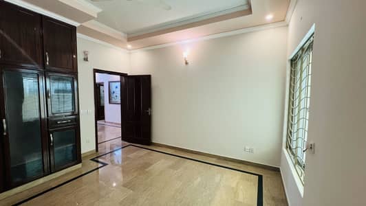 1 Kanal Upper Portion Is Available For Rent