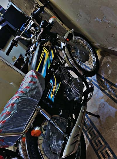 bilkul new ha urgent sale krna ha 03486607795 Whatsapp numb only