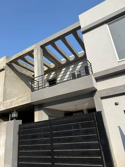 House Spread Over 5 Marla In Bahria Orchard Phase 4 - Block G5 Available