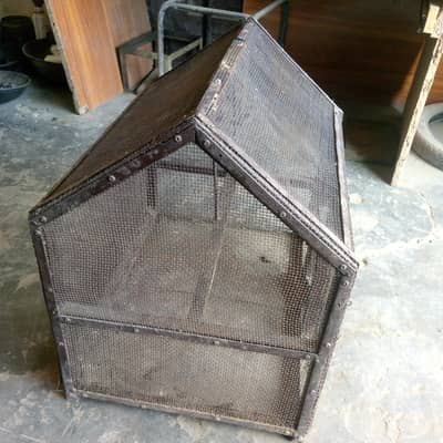 Cage is in best condition