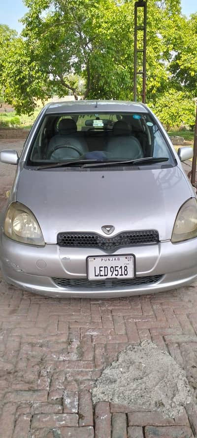 Toyota Vitz 2000 Model for Sale