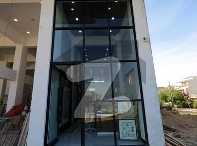 A 700 Square Feet Flat In Karachi Is On The Market For Sale