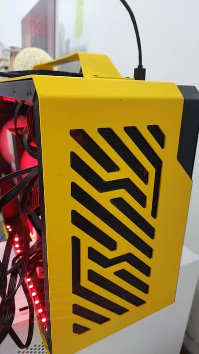 r5 3600 + aorus rx6800xt 16gb. corsair ram 16gb 512gb Samsung 980 nvme