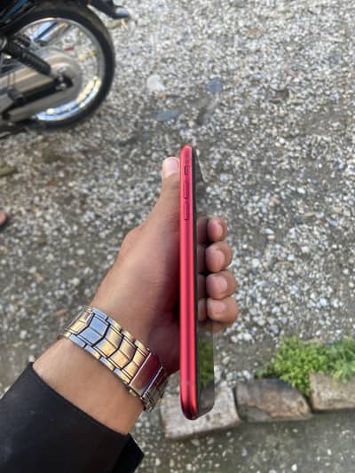 iPhone11 full chance 100battery health water pack