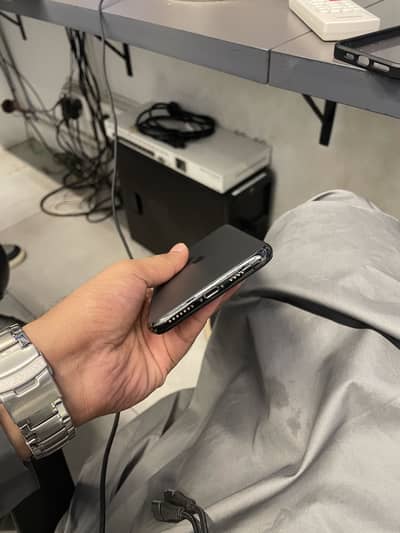 IPhone 11promax display change 256gb BH 82%