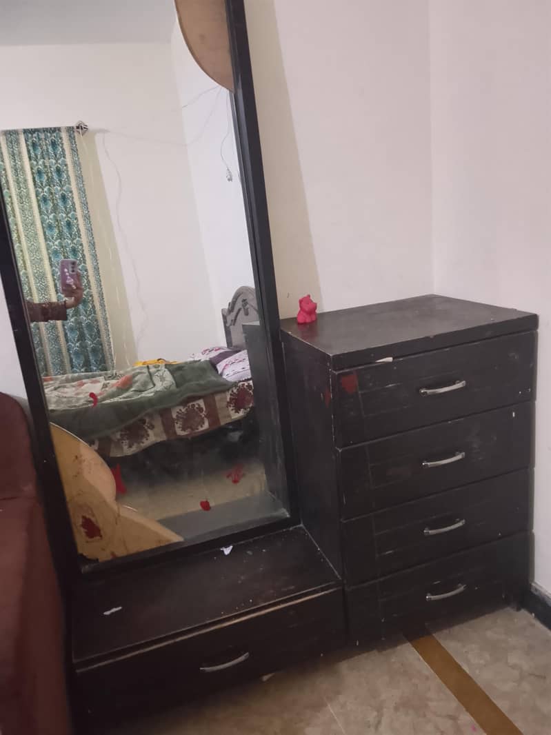 dressing table 0
