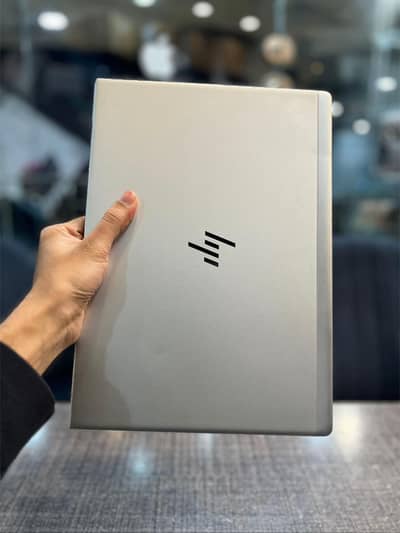 HP EliteBook 830 G5 | i5 8th Gen | 8GB RAM | SSD | Slim & Powerful