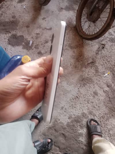 all ok ha box Sathe ha chrgar bhi ha satha