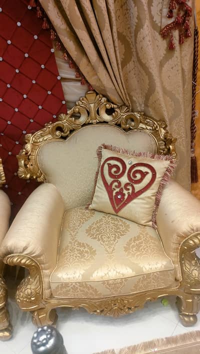 Traditional or Classic Home Sofa set