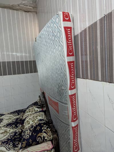 king size bed mattresses For Sale good condition