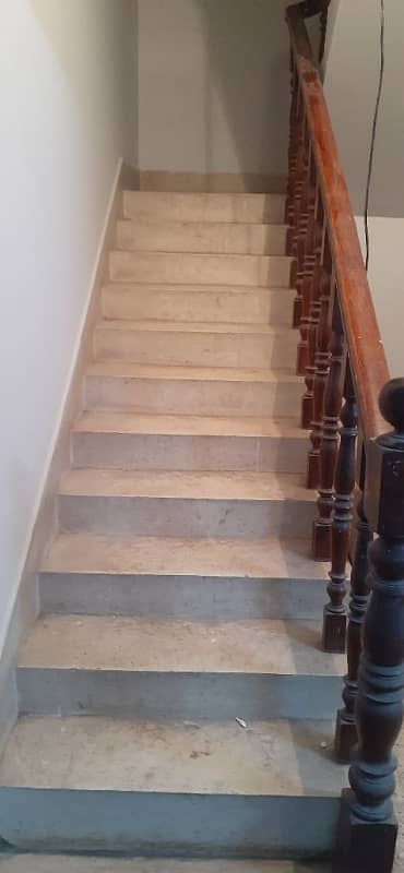 1st FLOOR BUNGALOW 600 YARDS WITH ROOF