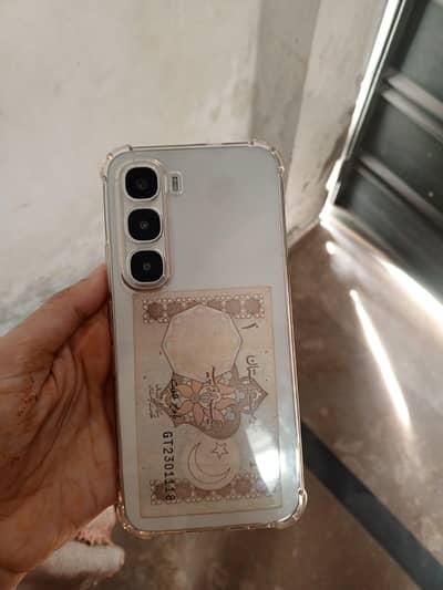 Infinix hot 60 pro all ok with box  chrher 8/128 11 month warranty