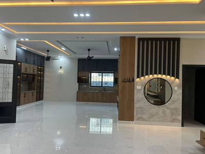 1 Kanal Owner-Built Modern House For Sale In Usman D Block, Bahria Town Phase 8 Solar Installed, Prime Location, Ideal For Families & Investors