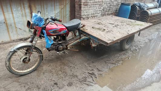 excellent condition well-maintained rickshaw.