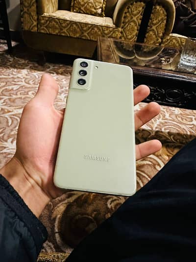 samsung s21 for sale minor glass break