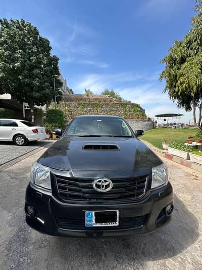 Toyota Hilux Invincible 2013