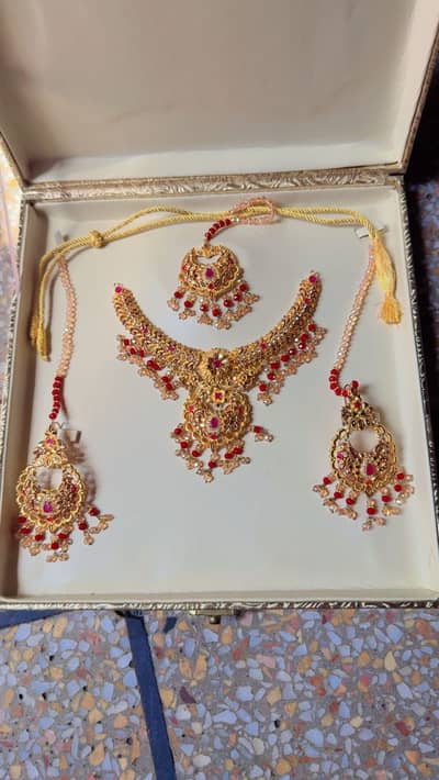 Brand New 1 Carat Gold Jewellery Set