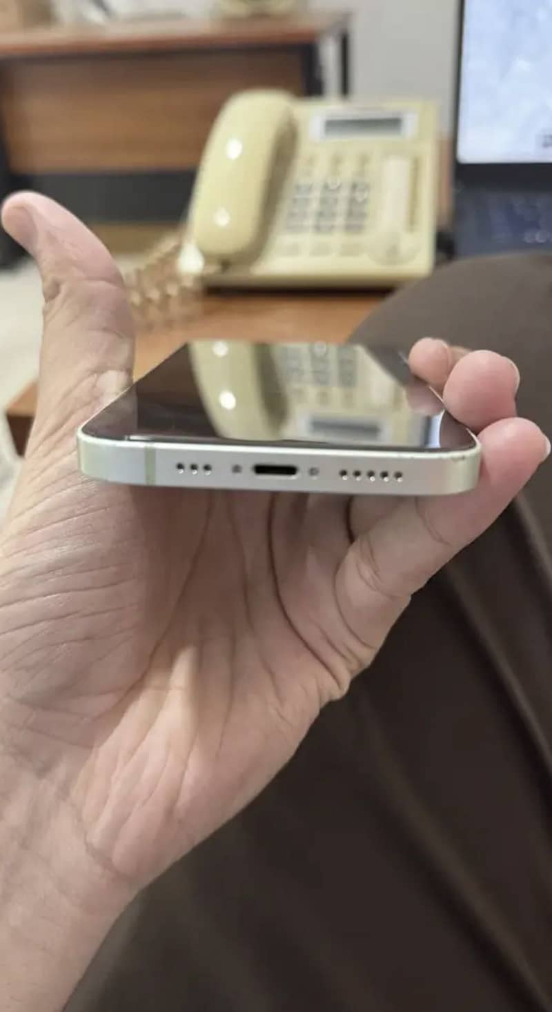 iPhone 12 water pack 1