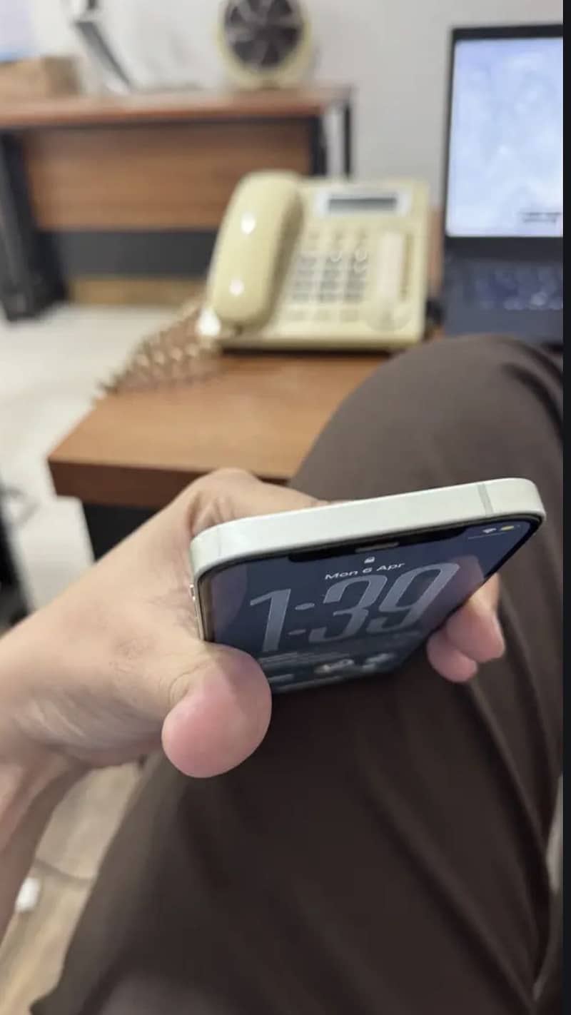 iPhone 12 water pack 6