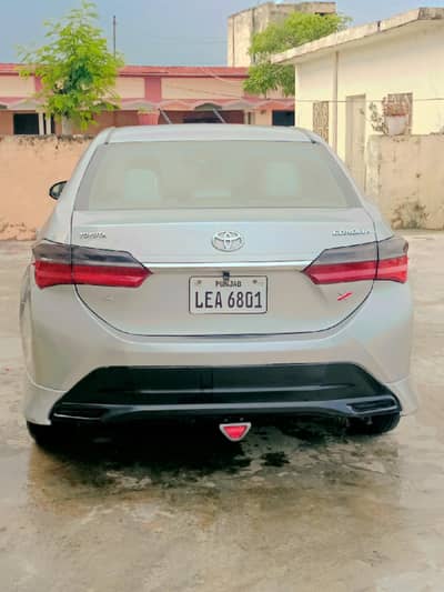 TOYOTA COROLLA GLI  . NEAT AND CLEAN