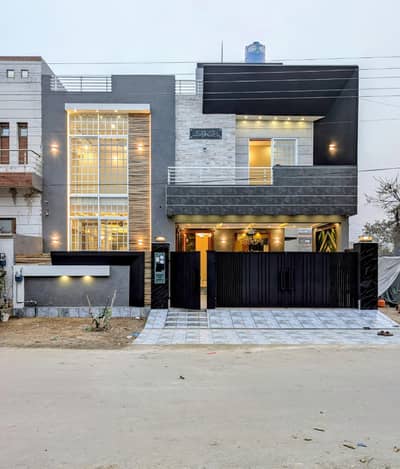 Brand New 10 Marla Triple Storey House For Sale 6 Beds + Study, 3 Kitchens | 40 Ft Road | Close to Valencia Town