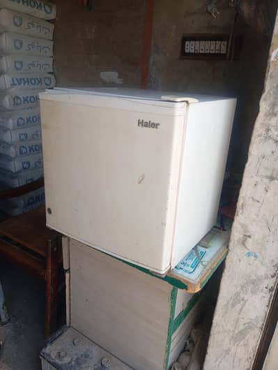 1 door wala fridge gass Kam he baki ok he