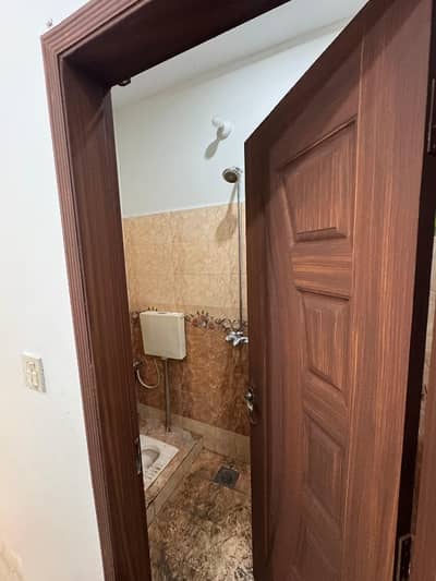 Direct Deals Marketing Offers Prime Location 5 Marla Portion Available For Rent Al Rehman Garden Phase 2 Saggian Bypass Sharaqpur Road