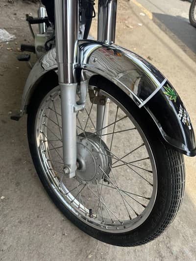 Honda CD70 black color 2024 model 17500 kilometers drive urgent sale