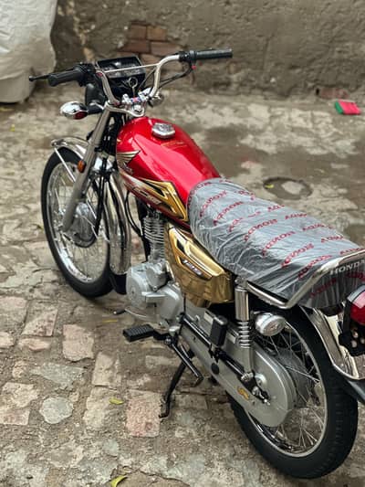 Honda 125 special edition gold edition