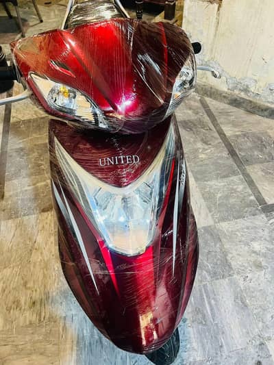 united 2022 selfstart automatic 100 cc petrol scooty