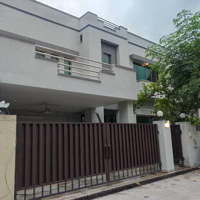 10 MARLA 3 BEDROOM HOUSE AVAILABLE FOR SALE