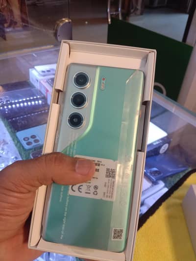 only 4 days used just like brand new opn box