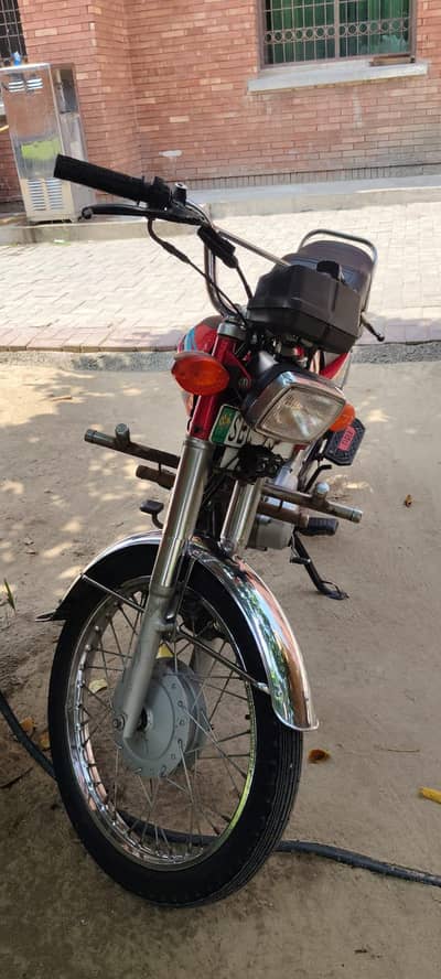 125 Bike 18 Model One Hand Use Ha. . . . Petrol Average Bilkul Theek Ha