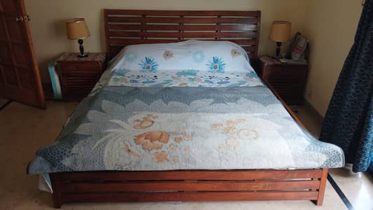 King size Quality Wooden Bed complete Set