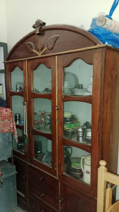 showcase and dressing table