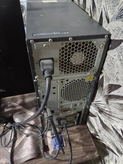 Lenovo Core i3 4th Gen / 12 GB RAM / 500 GB HDD / 1 GB Graphic Card