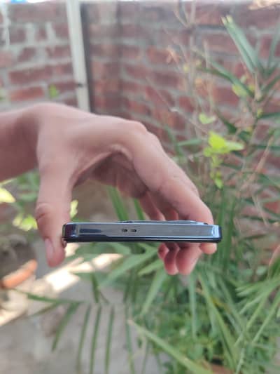 Infinix Hot 40. . . (8,,. . 256),,10/10. . . Box Charger. . . bilkul fresh hy