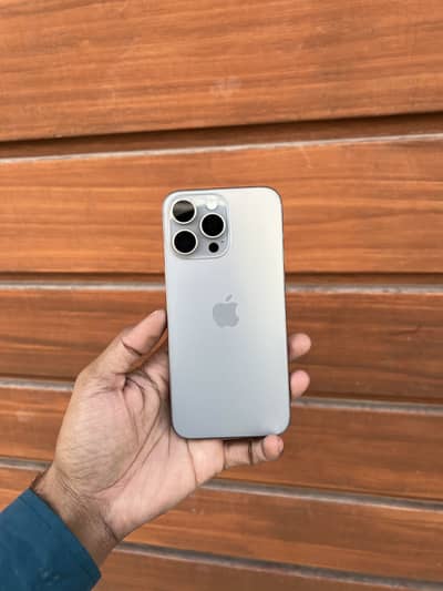 iPhone 15 pro max 256gb factory unlock