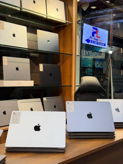 MacBook Pro/ 14” inches/  M1 Pro 2021 | 16GB RAM | 512GB SSD/used