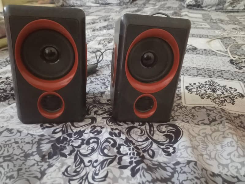 multimedia speaker 0