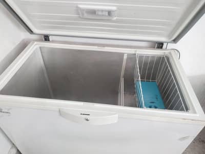 Dawlance Deep freezer,