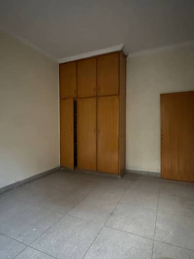 4-Bedroom Upper Portion For Rent Prime Location Facing Park In Allama Iqbal Town