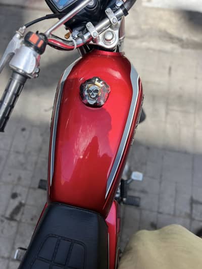 Honda 125 tanki tapy metal ka tapa ha 1986 model design