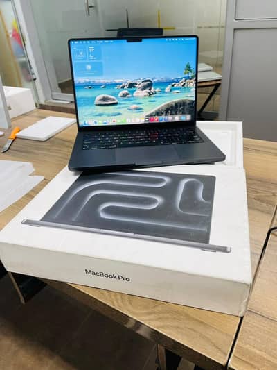 Macbook Pro / 14" M3 PRO / 18GB- 01TB / 14-C GPU -10/10 With Box USED