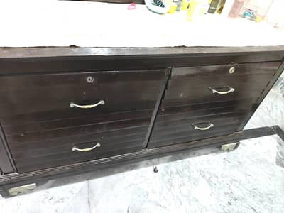 Dressing Table/vanity table