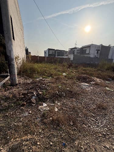 10 Marla Plot Available 50 Foot Road For Sale