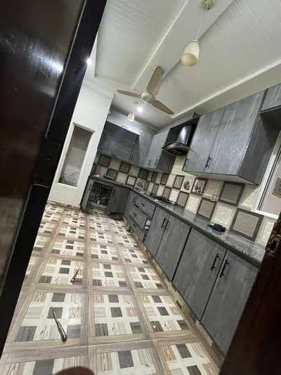 7 marla house USMAN block Available for rent 3 bedroom specilous drawing room balcony Tines only use honour