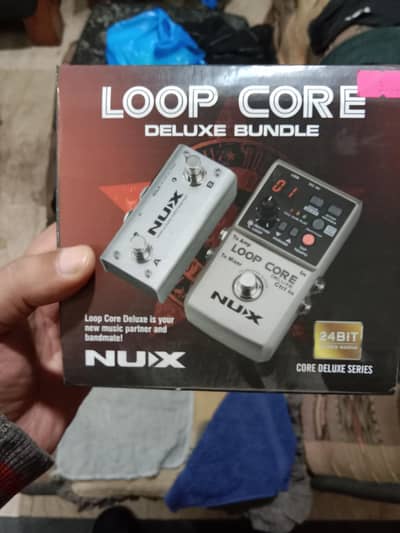 NUX Loop Core Deluxe Bundle