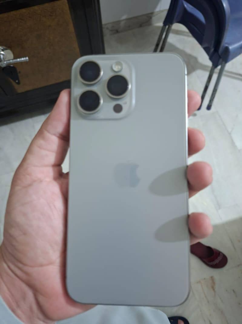 iphone 15 pro max 3
