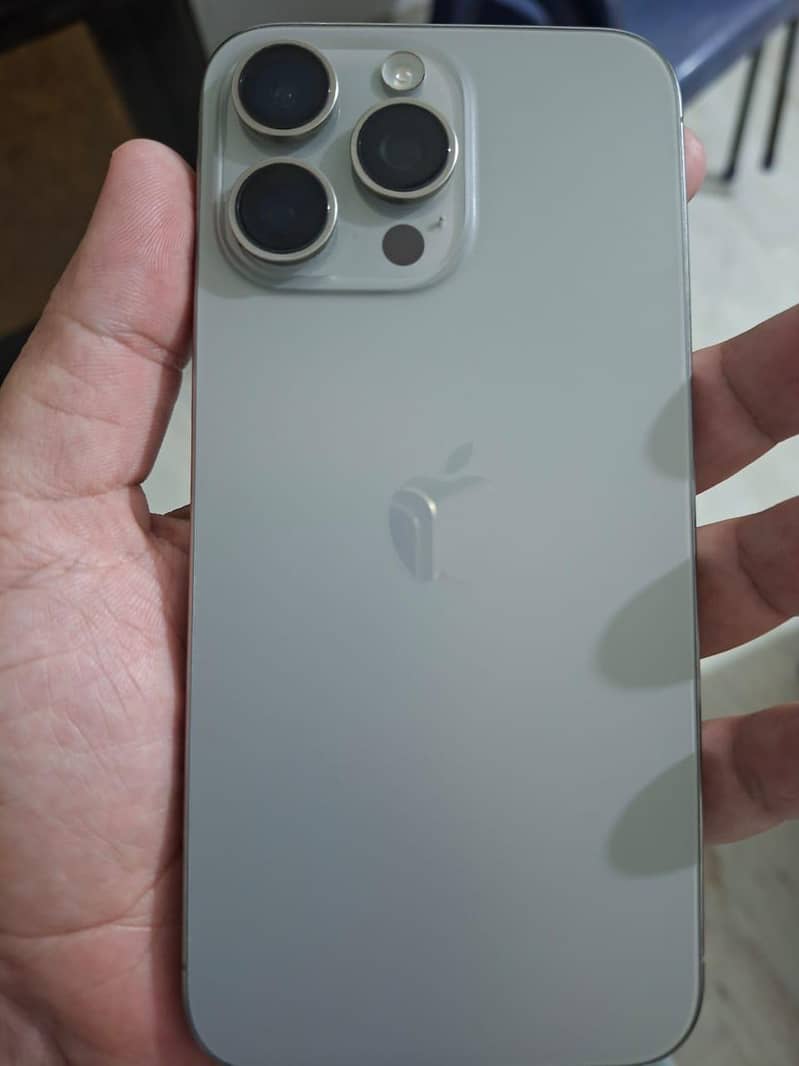 iphone 15 pro max 4
